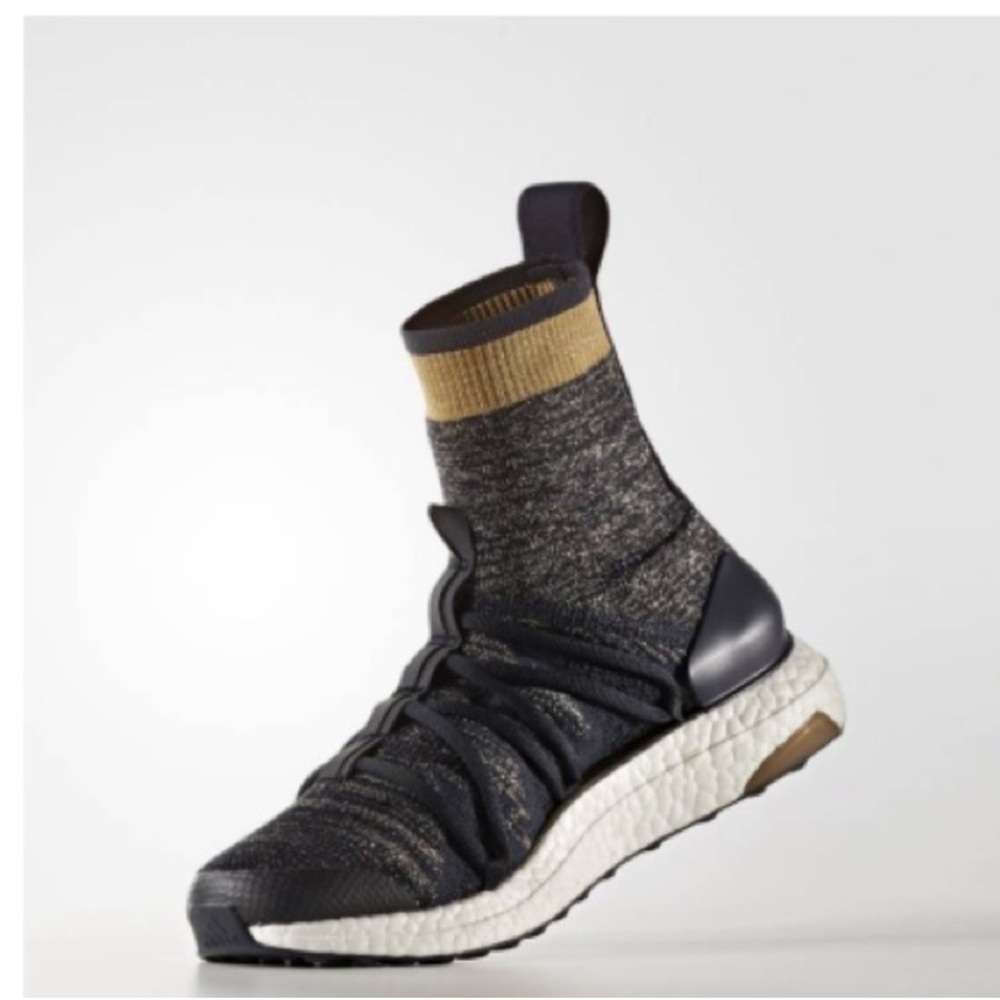 Stella McCartney x Adidas ultra boost. Shimmer Glitter sock sneaker: navy & gold